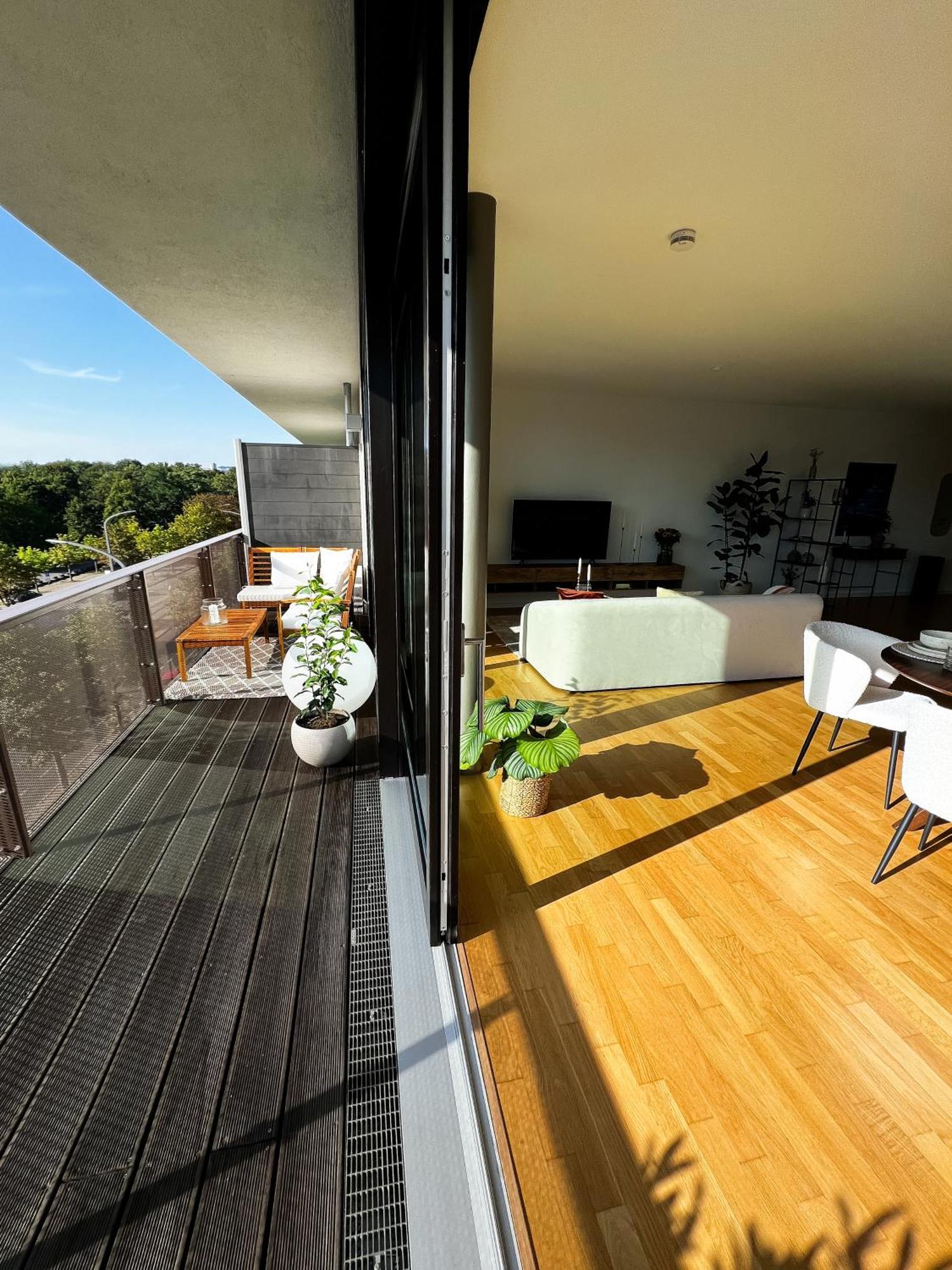 Moderne Ferienwohnung Mit Grosszuegigen 100Qm In Der Dresdner Altstadt ドレスデン エクステリア 写真